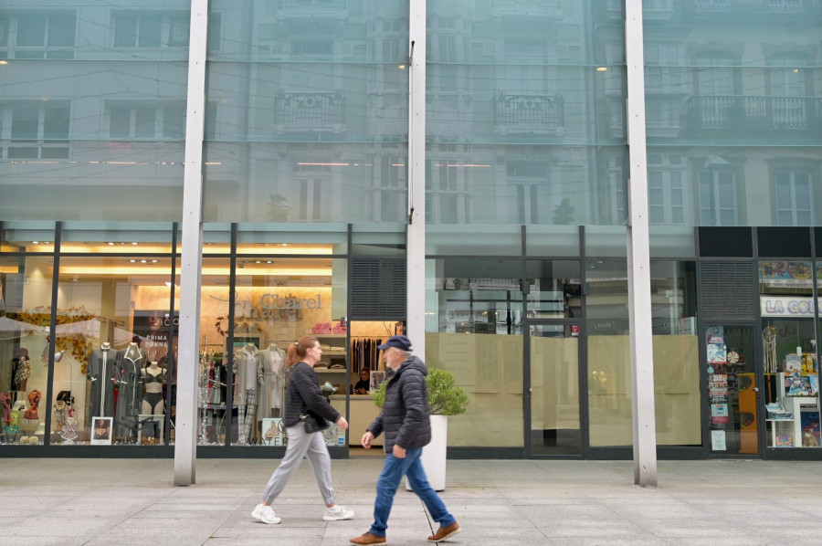 Una cantina en el exterior de la plaza de Lugo, en A Coruña, el deseo de los placeros