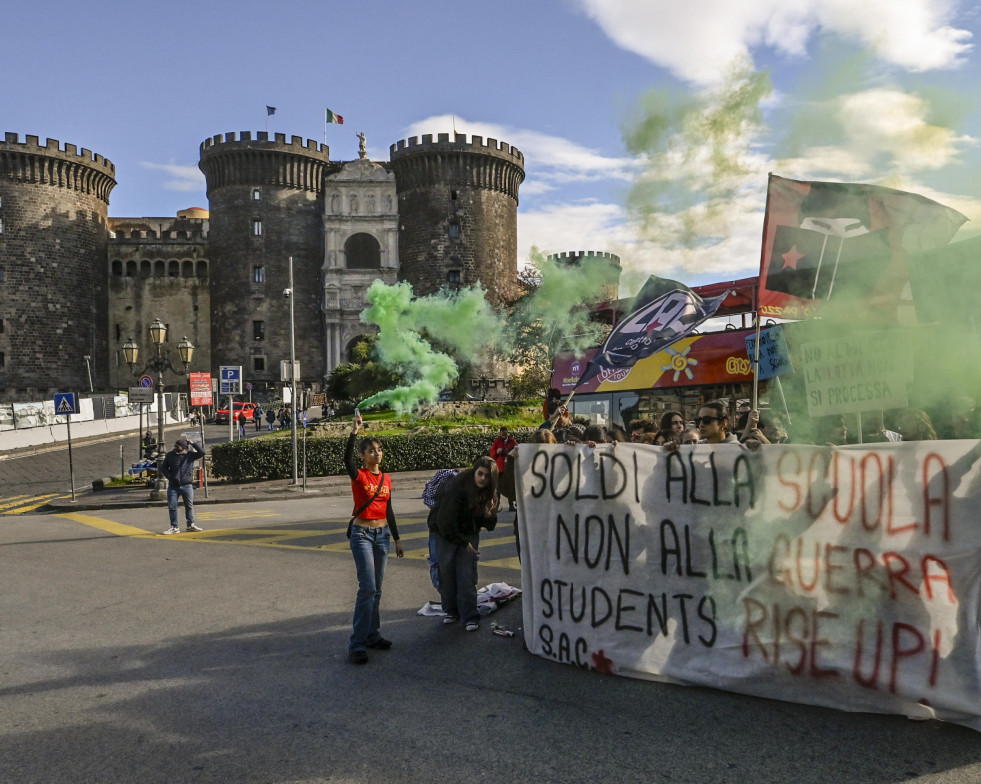 Estudiante apuñalado en Nápoles