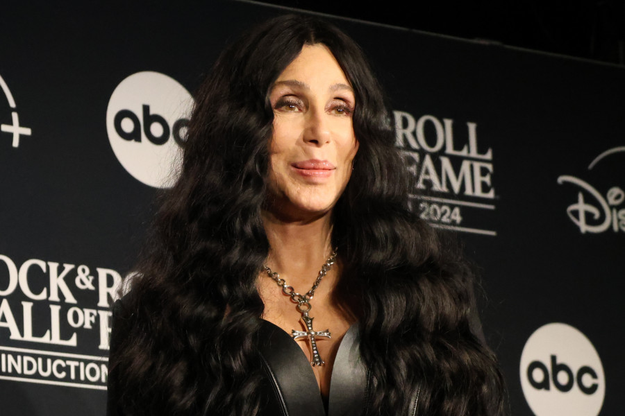 Cher confiesa que tuvo pensamientos suicidas durante su matrimonio con Sonny Bono