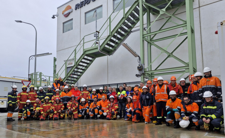 Repsol realiza un simulacro de seguridad en su terminal marítimo del Puerto Exterior