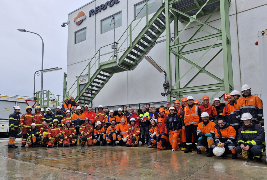 Repsol realiza un simulacro de seguridad en su terminal marítimo del Puerto Exterior