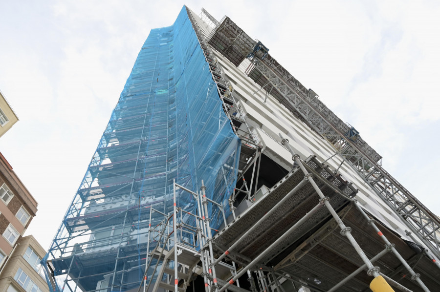 La Torre Coruña se apunta a la eficiencia energética: una reforma que causa vértigo