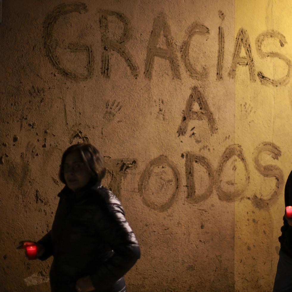 Trabajar “a destajo”, el mejor tributo al cumplirse el primer mes de la DANA para Mazón