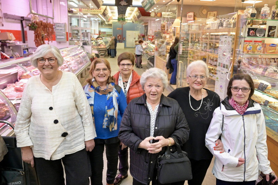 Las placeras históricas del mercado de Elviña, en A Coruña: “Luchamos la vida como podíamos”