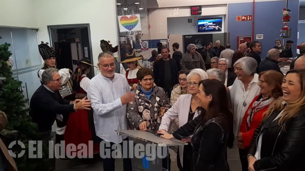 Encendido de luces de Navidad en Elviña