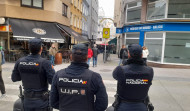 Detenido un hombre identificado como Riazor Blues tras increpar a policías que custodiaban un bus de hinchas del Zaragoza