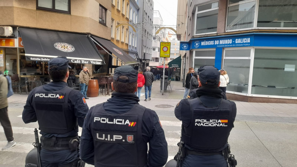 Incidentes entre Riazor Blues y Ligallo de Zaragoza en la zona de la calle Barcelona