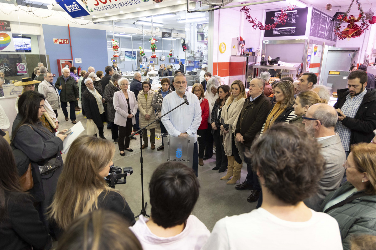 Encendido de las luces de Navidad en el mercado de Elviu00f1a @ Pedro Puig (2)