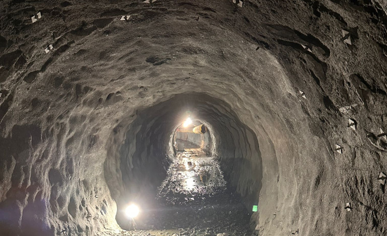 El Puerto Exterior conecta los dos lados del túnel principal de acceso a Langosteira