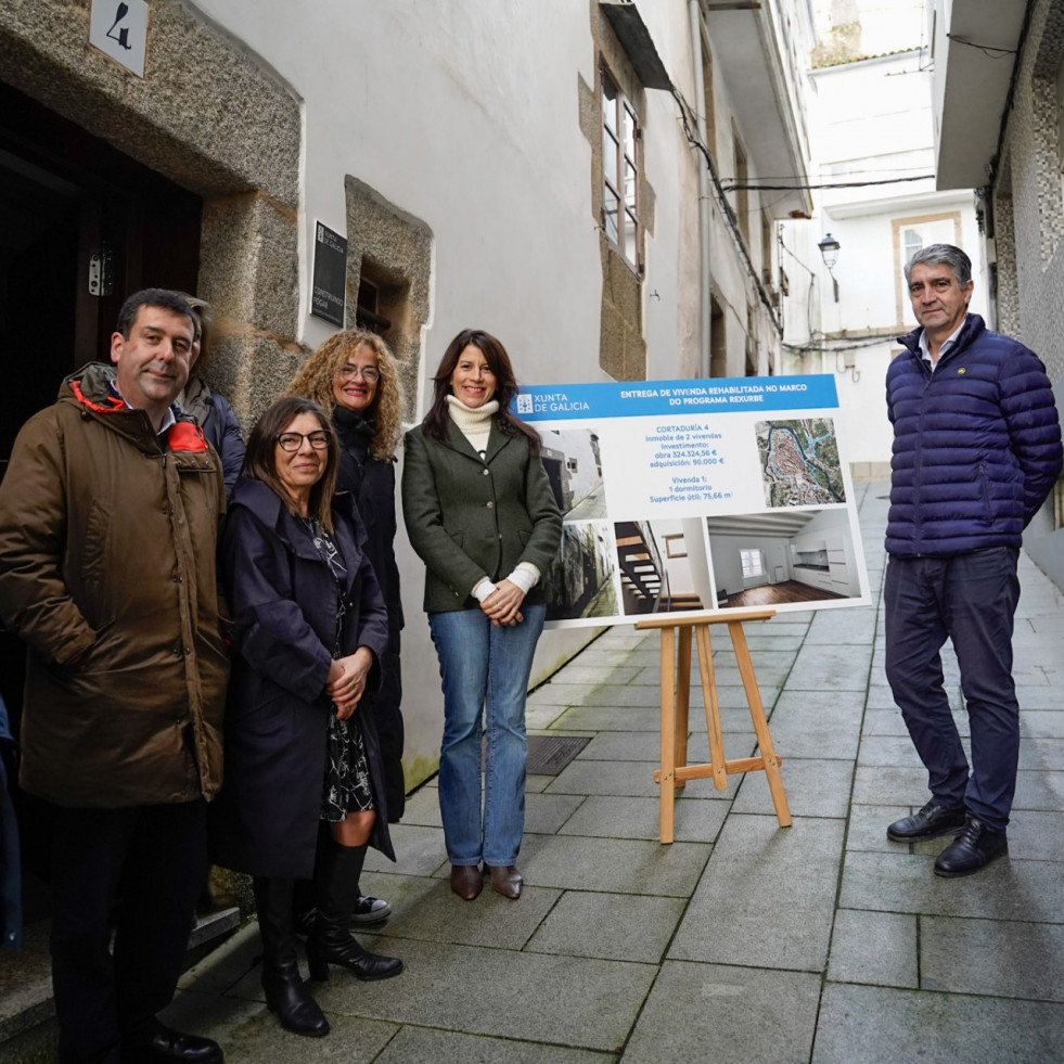 La Xunta entrega dos nuevas viviendas rehabilitadas en Betanzos en régimen de alquiler