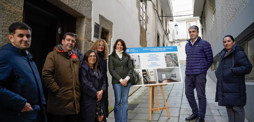 La Xunta entrega dos nuevas viviendas rehabilitadas en Betanzos en régimen de alquiler