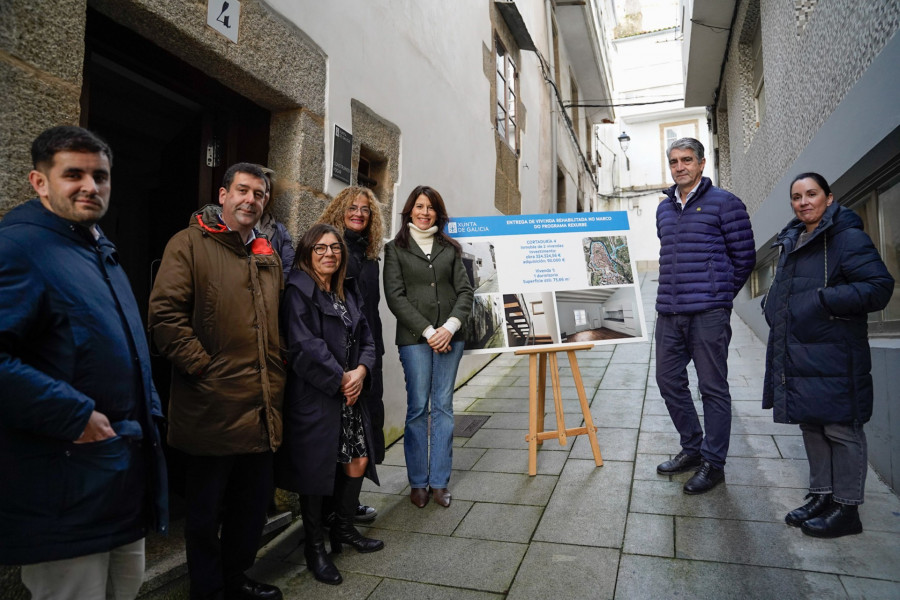 La Xunta entrega dos nuevas viviendas rehabilitadas en Betanzos en régimen de alquiler