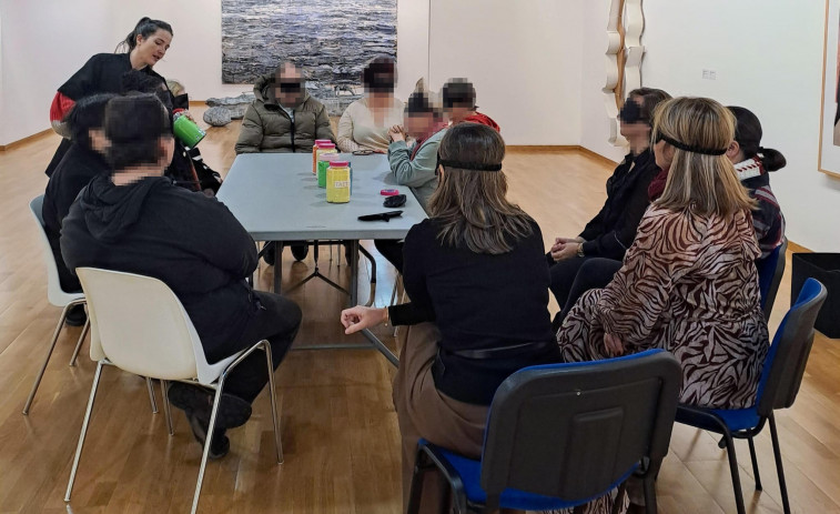 Empleados del Banco Sabadell participan en un entrenamiento cognitivo en la Fundación Jove