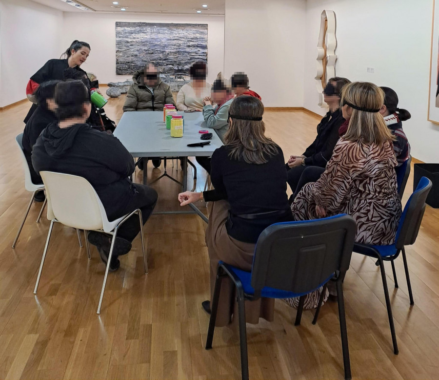 Empleados del Banco Sabadell participan en un entrenamiento cognitivo en la Fundación Jove