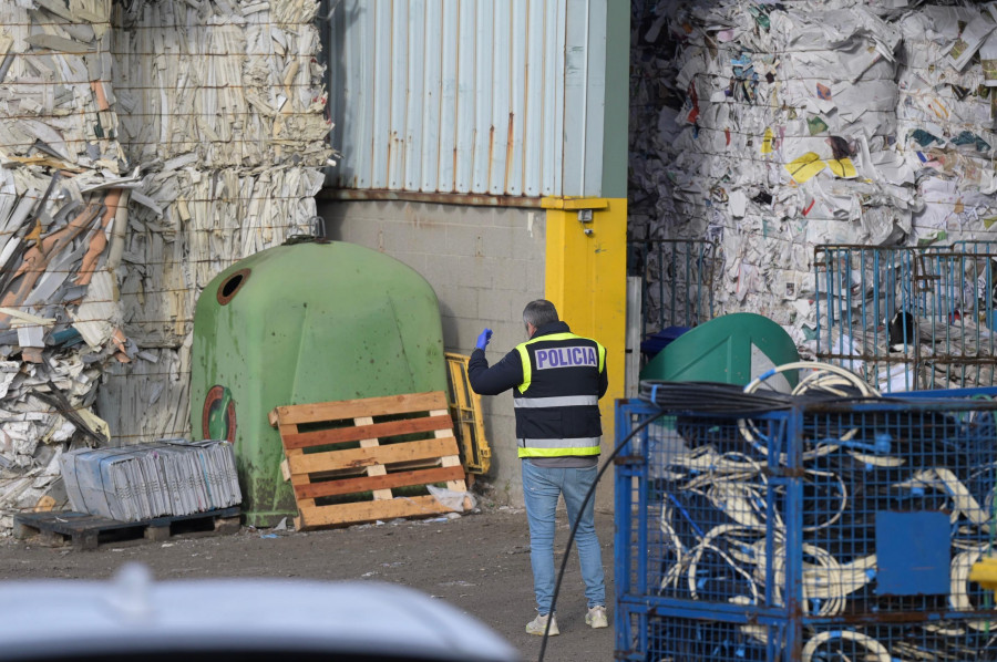 El hombre hallado en un contenedor de papel en A Coruña habría muerto aplastado