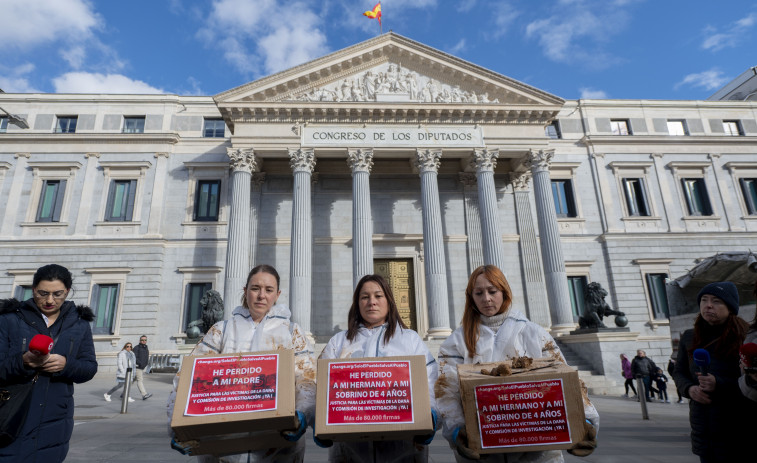 Familias de fallecidos por la DANA exigen justicia ante el Congreso