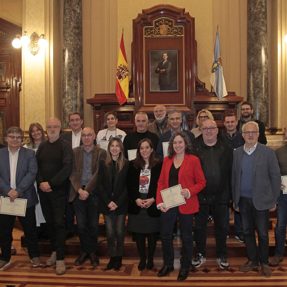 El Ayuntamiento concede los premios Calendario Municipal 2025 a trece fotógrafos locales