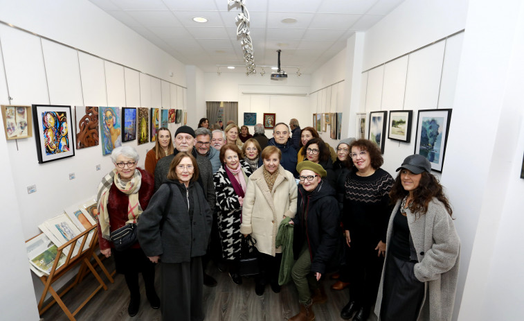 Arga inaugura su Navidad con una colectiva con 30 artistas