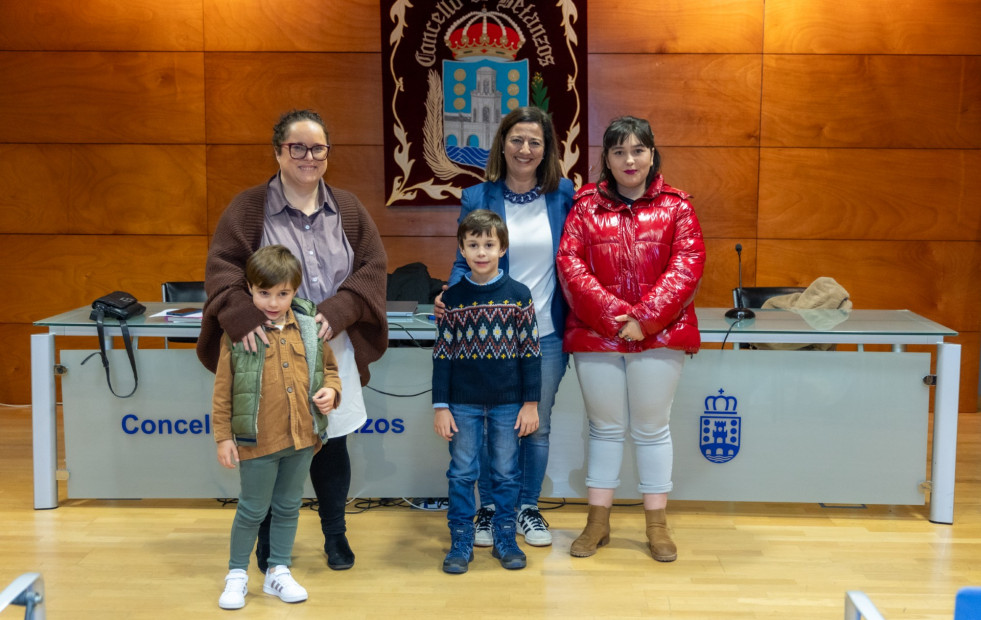 Betanzos entrega los premios del concurso de carteles de Nadal