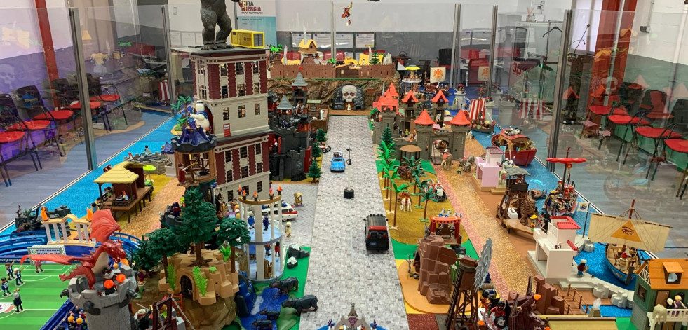 El espíritu de la Navidad invade Bergondo: el triple de iluminación y más de mil clicks de Playmobil