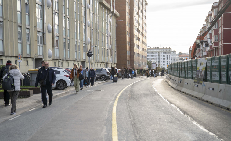 La dificultad para acceder a la nueva estación de tren de A Coruña genera “caos” en hora punta