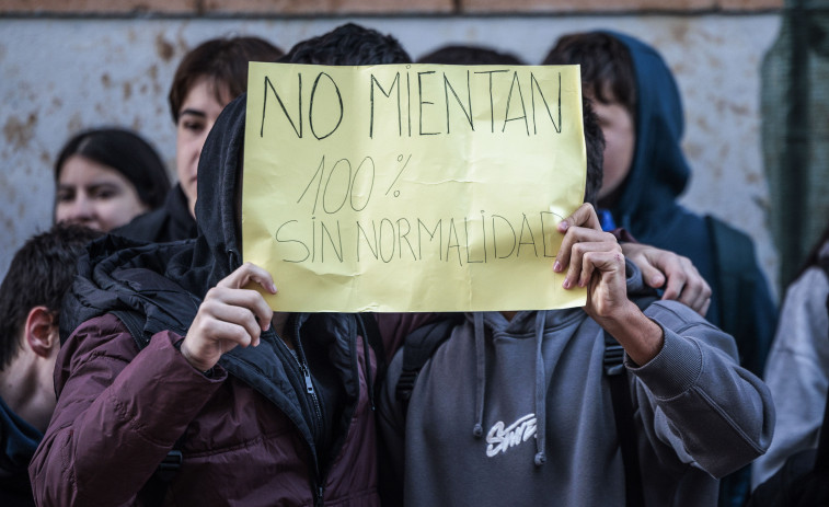 Tres institutos no retoman las clases y Mazón defiende su seguridad