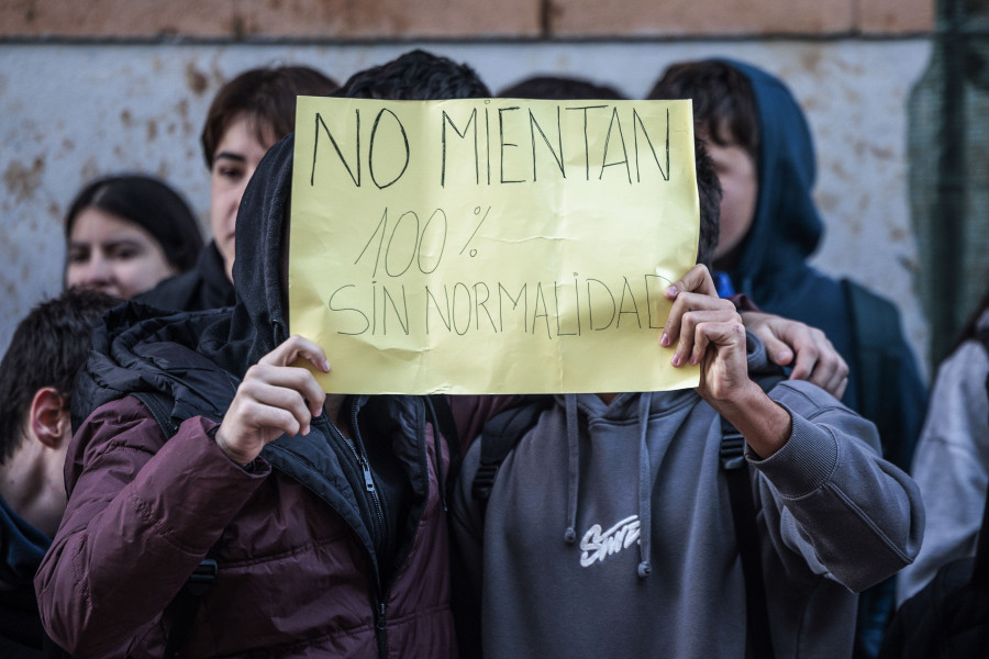 Tres institutos no retoman las clases y Mazón defiende su seguridad