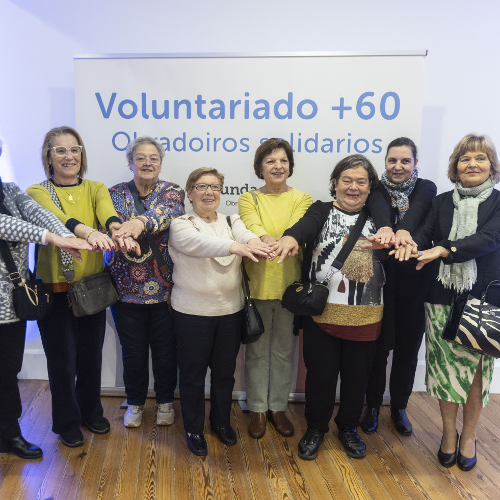 El Espazo +60 Afundación entrega la recaudación de su tienda solidaria a la Cruz Roja de Betanzos