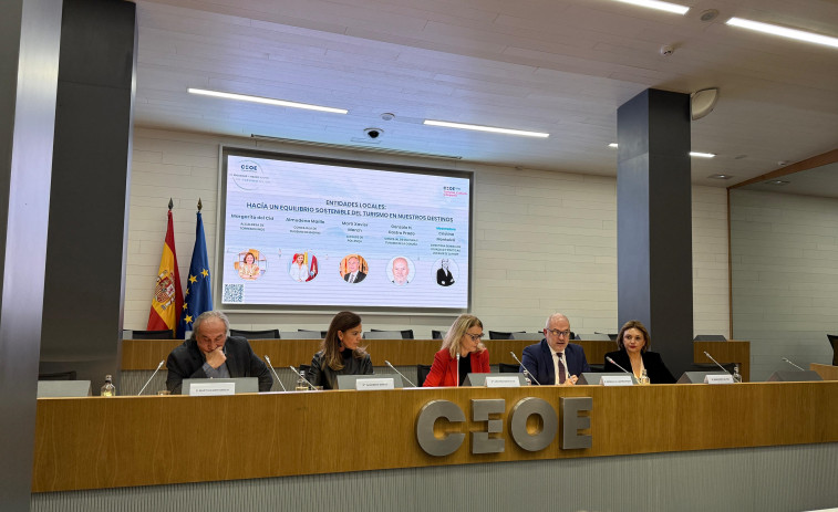 El concejal de Turismo vende A Coruña como “el Madrid del norte” ante la CEOE