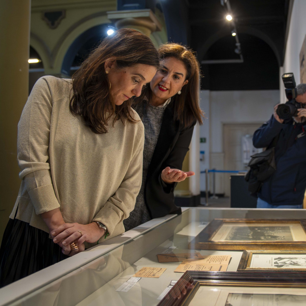 Tan similar y tan diferente: 120 años de periodismo coruñés en la sala Salvador de Madariaga