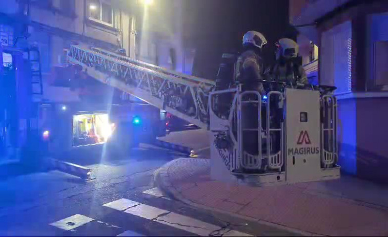 Los bomberos de A Coruña acuden a un incendio en Historiador Vedia