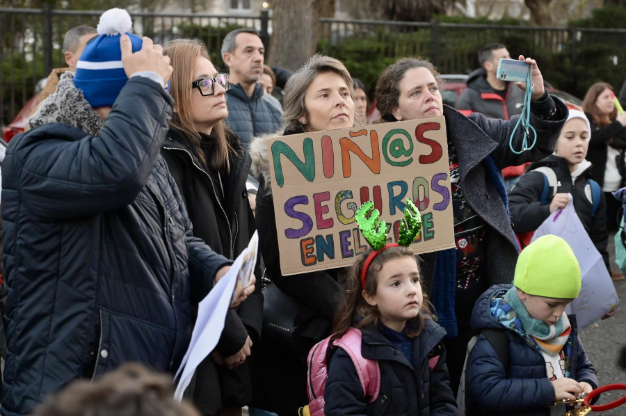 Familias del CEIP de Prácticas de A Coruña exigen "mejoras" y "no parches" para tener una "escuela digna"