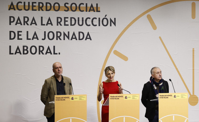 El Gobierno firma con CCOO y UGT el acuerdo para reducir la jornada en 2025