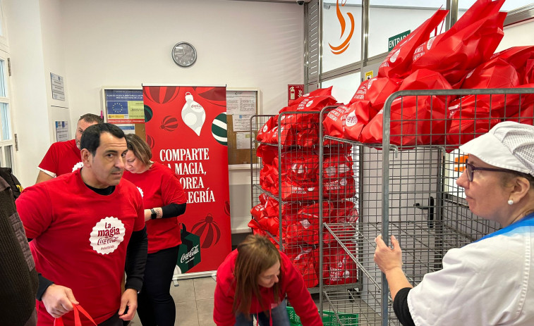 Coca-Cola se une a la Cocina Económica de A Coruña para repartir 1.500 comidas