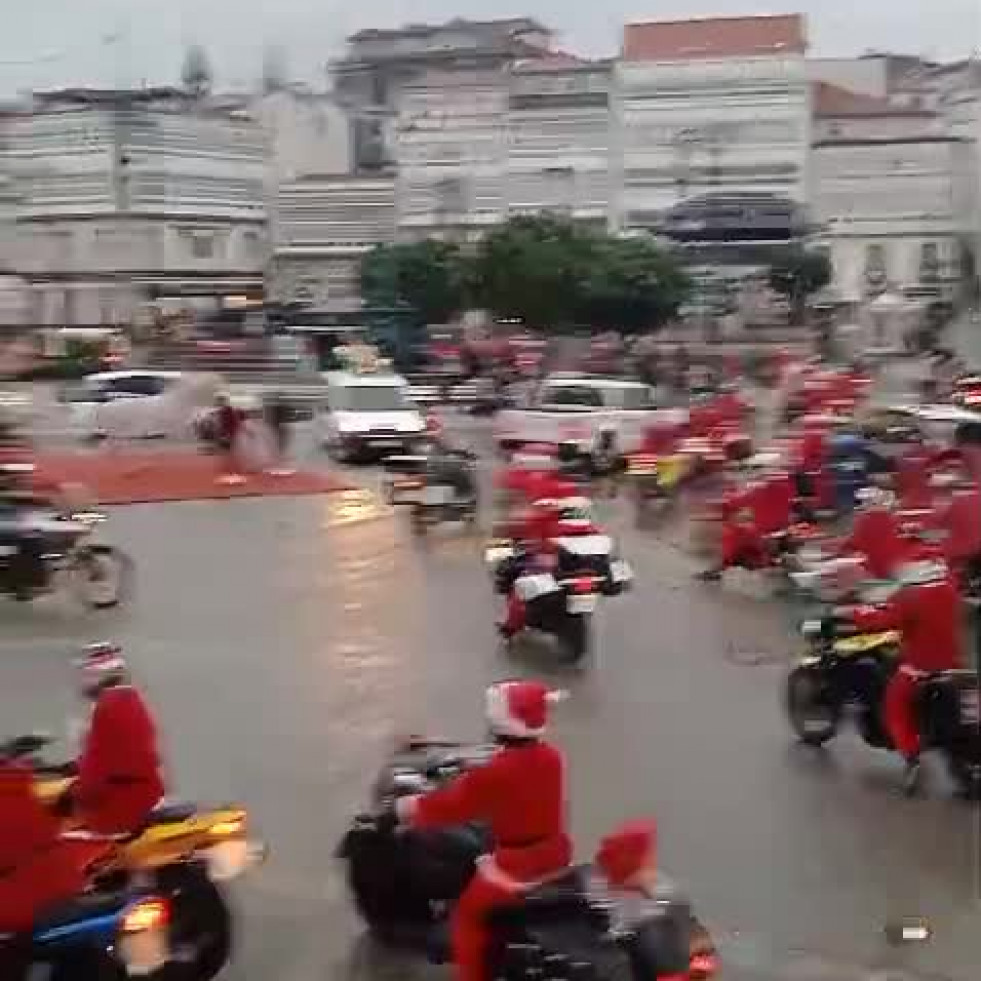 Los papanoeles motorizados invaden Betanzos