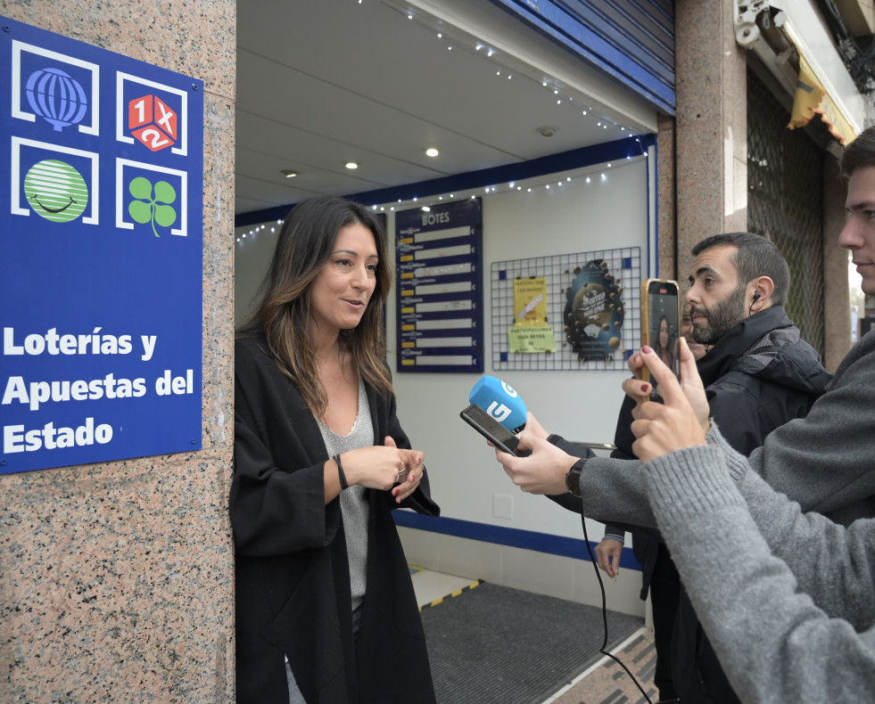 Administración de Monelos agraciada en la Lotería de Navidad @ Javier Alborés (5)