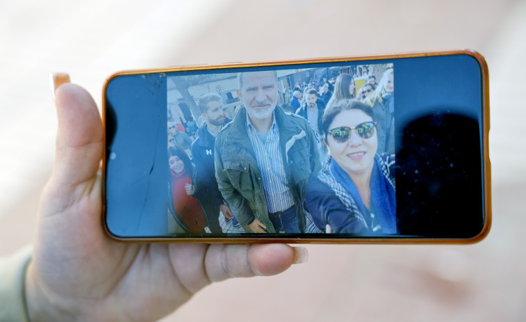 Los Reyes y sus hijas visitan por sorpresa Catarroja, una de las localidades más afectadas por la dana