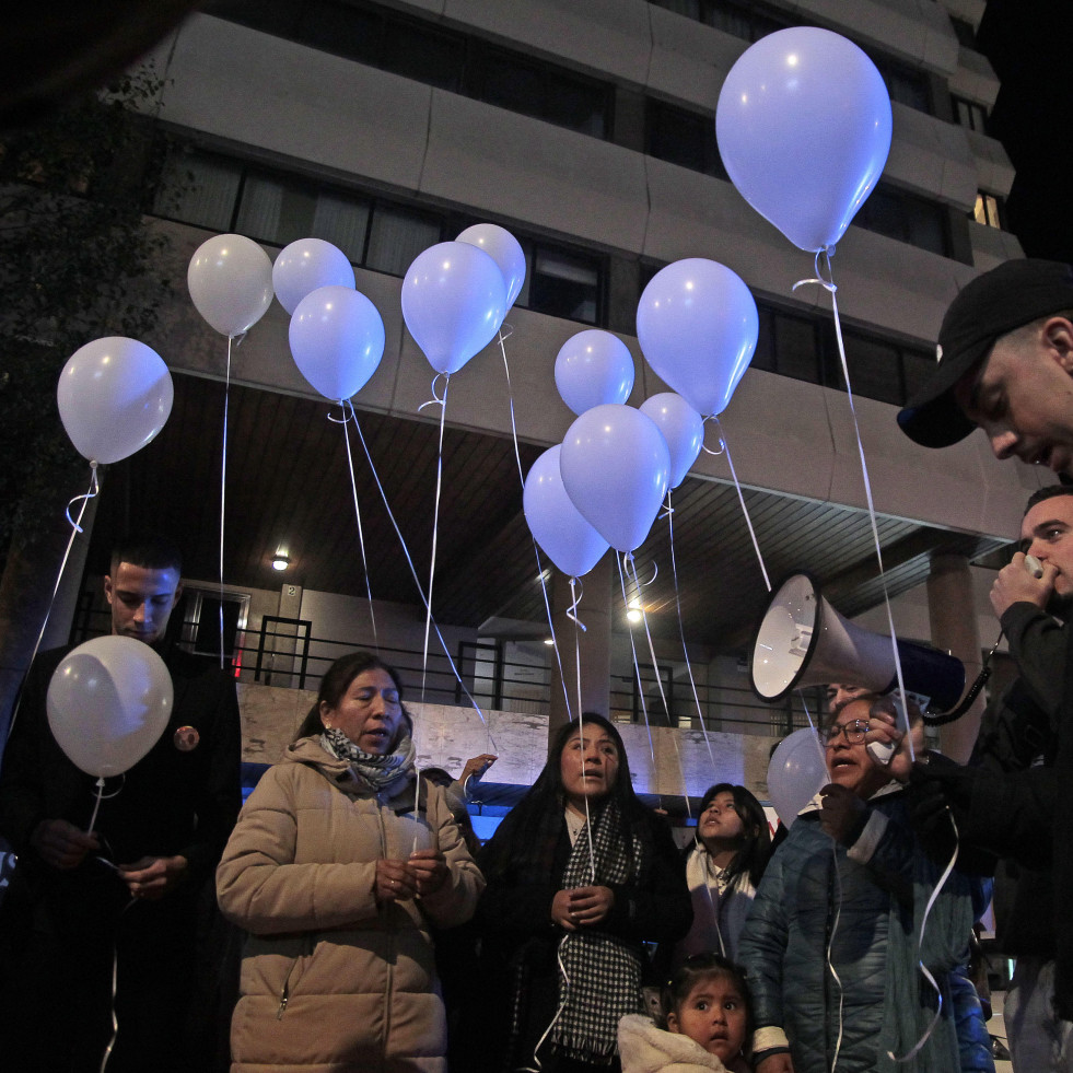 Globos al cielo para recordar a Yoel Quispe, el joven asesinado en el centro de A Coruña hace un año