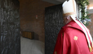 El papa abre la Puerta Santa desde una cárcel de Roma