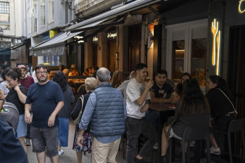 Encontrar mesa en la calle de La Estrella es cada vez más complicado @ Carlota Blanco