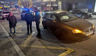 Una colisión entre dos coches corta dos carriles de Juan Flórez