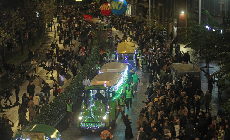 La ilusión se impone al viento y los Reyes traen su magia a la ciudad