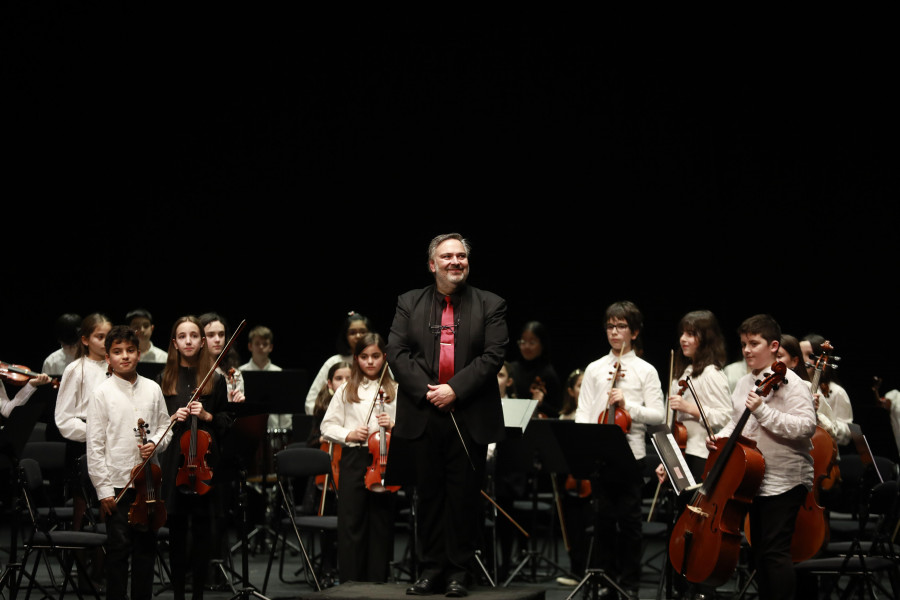 Pizzicato y Arcos, de la Orquesta Infantil de la OSG, brillan al compás de Mozart y Beethoven