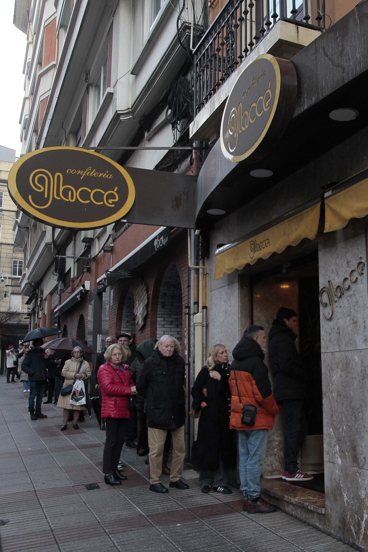 Colas para comprar el Roscón de Reyes en Glaccé @ Quintana (7)