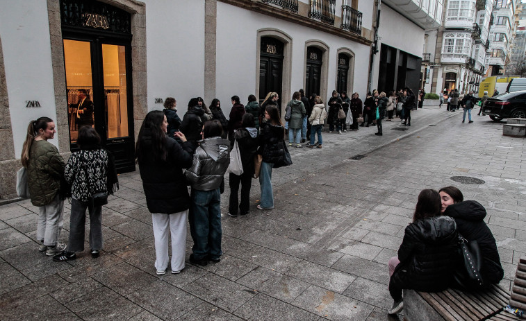 Las rebajas de invierno 'traen cola' en A Coruña: 