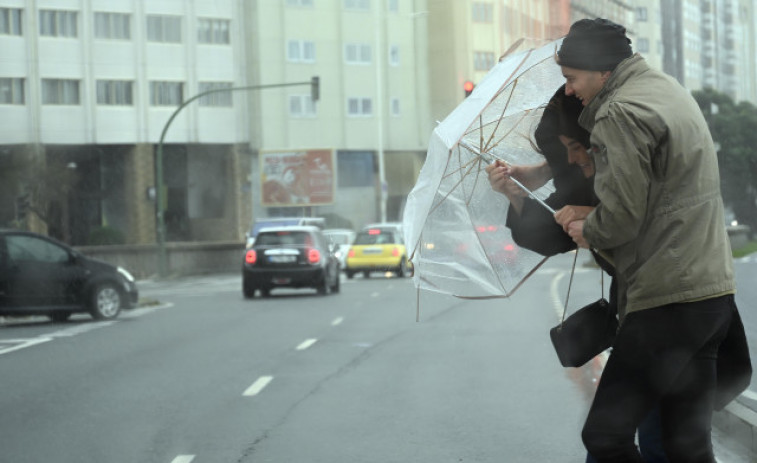 La lluvia pondrá este martes en aviso al litoral sur de A Coruña