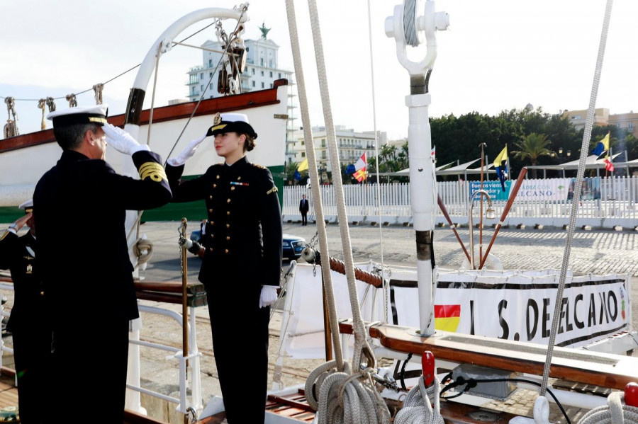 La princesa Leonor embarca en ‘Elcano’ para instruirse como guardiamarina