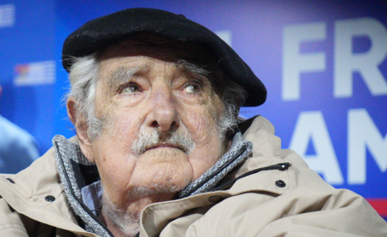 Mujica informa de que el cáncer se le expandió al hígado: 