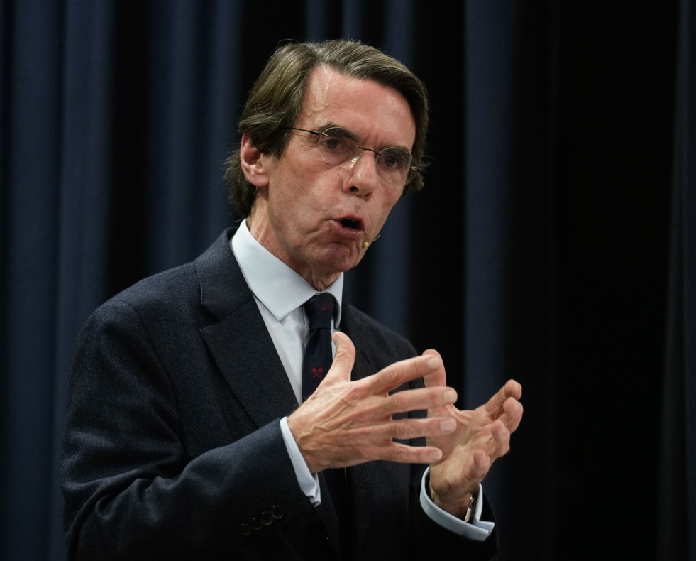 MADRID, 28/10/2024.- El expresidente del Gobierno José María Aznar analiza sus años de gobierno en una lección magistral organizada por el Instituto de Liderazgo Político, que preside María Dolo