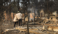 Diez muertos y más de 10.000 estructuras en cenizas por incendios activos de Los Ángeles